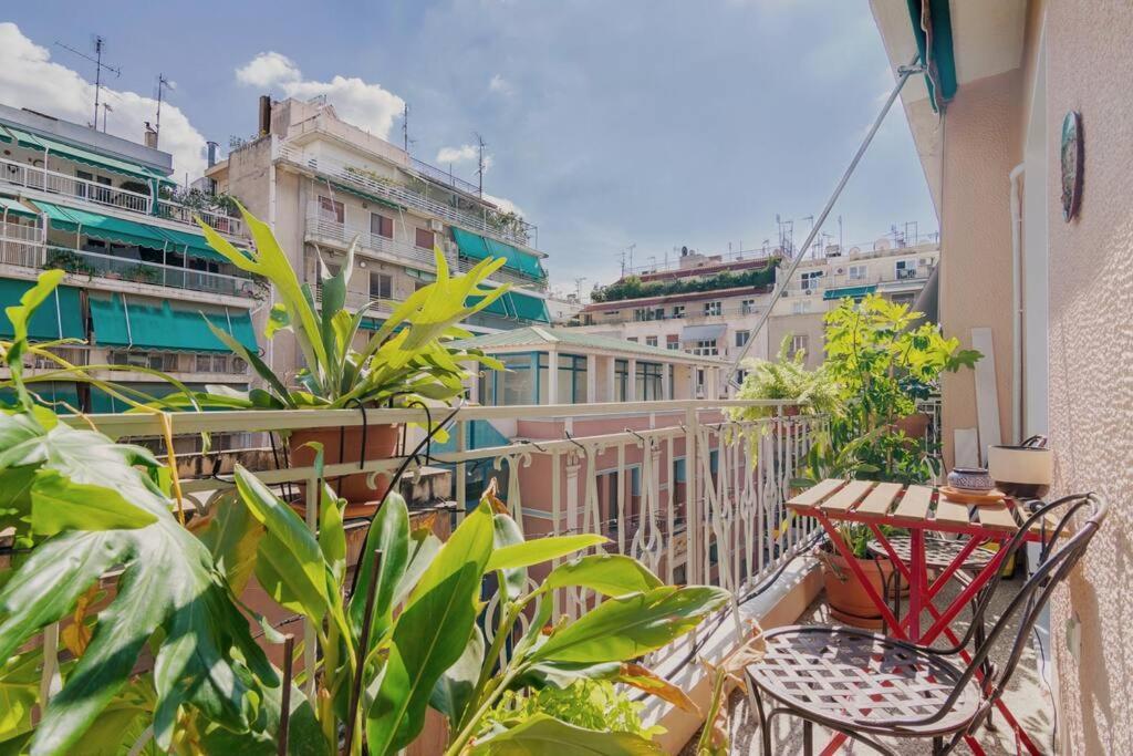 Iphigenia 2 Bedroom Retro Downtown Apartment เอเธนส์ ภายนอก รูปภาพ