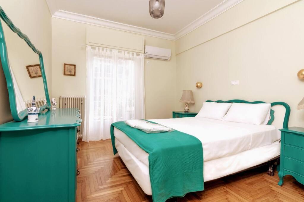 Iphigenia 2 Bedroom Retro Downtown Apartment เอเธนส์ ภายนอก รูปภาพ