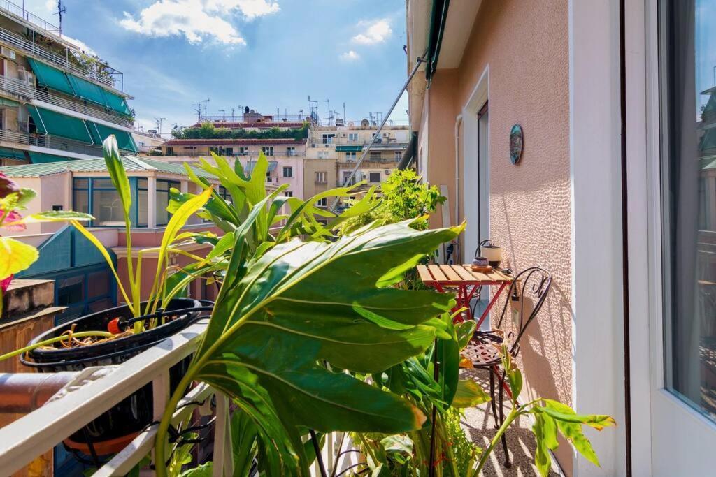 Iphigenia 2 Bedroom Retro Downtown Apartment เอเธนส์ ภายนอก รูปภาพ